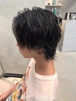 エムクール(M,cooL)&nbsp;波巻きパーマ/センターパート/ウルフ