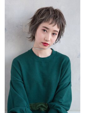 カムジーヘッド(COMEGHEAD) オン眉×ショートウルフ×グレイジュ【熊本/南区/平成/平成駅】