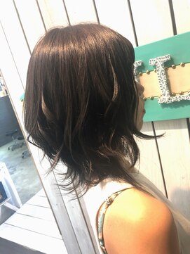 ラウレア(LAULEA) ミディアム ウルフ