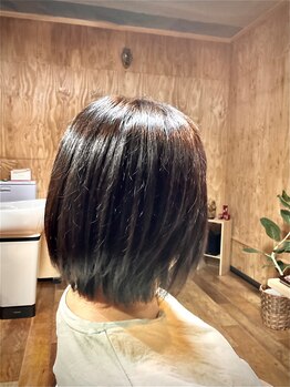 頭皮や髪に優しくツヤ、ハリコシを出すハーブカラー！白髪をカバーしながら髪をケア♪