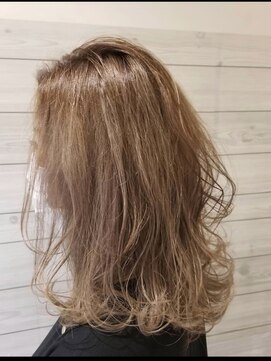 キーン 渋沢(KEEN.) ミルクティーベージュ