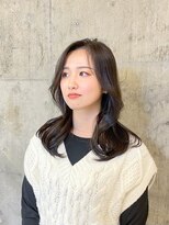 ハーフアンドハーフ(HALF and HALF) レイヤーカット/地毛風ストレート/顔まわりカット