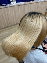 ウラン 苫小牧店(Urun) ハイトーン艶髪ストレート