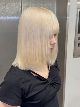 ベレーザ 渋谷(BELEZA) 15741ブリーチ＆ダブルカラーホワイトブロンドアッシュブロンド