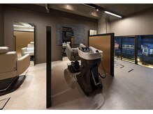 移動ゼロ。リクライニングのまま、夢見心地のシャンプー。