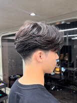 ニコ トウキョウ ロジック(nico TOKYO Logic)&nbsp;刈り上げセンターパートテーパーフェードカットニュアンスパーマ