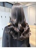 落ち着きとツヤ感が際立つ、ダークブラウンカラー