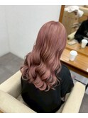ピンクベージュ