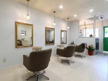 ヘア アトリエ チェスター(Hair Atelier Chester)の写真/【アンティーク調のお洒落サロン】寛げる上質空間で、幅広い世代の「キレイ」や「カッコいい」を演出☆