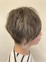 ナディアバイカリス(Nadia by charis)&nbsp;ショートボブ|丸みショート|前下がりショート