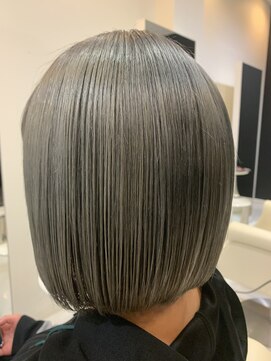 サローネデ アグスティナ バイ サンバンチ(salones de agustina by sanbanchi) 【agustina 明石大久保】ボブ×ハイトーンアッシュ