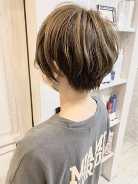 キャアリー(Caary) 福山市美容室Caary 夏にピッタリ☆立体感エアリーショート