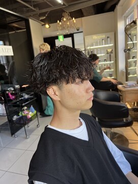 アイズ 海老名(AIZU) 波巻きスパイラルパーマ スパイラルパーマ 波巻きパーマ