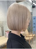 ナチュラルボブミニボブミルクティーベージュ切りっぱなしボブ