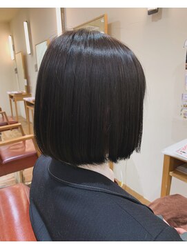 美容室 アイディー i-dee アゴラインボブ