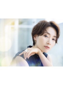 “脱”白髪染め！白髪を活かすデザインカラーで透明感やツヤのあるワンランク上のStyleに♪