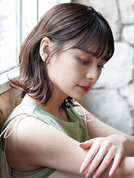 カライング(ing) 大人可愛い20代30代40代黒髪前下がりひし形小顔ボブ