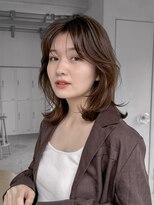 くびれレイヤーミディアム 似合わせ顔周りカット顔まわり