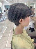 黒髪でもかわいい耳掛けショートボブ