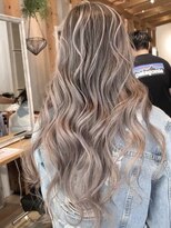 ラグーン(LAGOON)&nbsp;バレイヤージュグレージュハイライトダブルカラーケアブリーチ