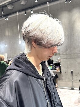 MONIQA 栄 ブリーチ/ダブルカラー/エクステ/レイヤーカットの写真/カラースペシャリストが在籍するハイトーン特化サロン!メンズのブリーチもお任せ★オシャレにカッコ良く*