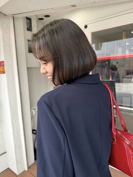 アンダーバーホワイト 阪神西宮店(_WHITE) 丸みボブ。暗くても重くなりすぎないグレージュ