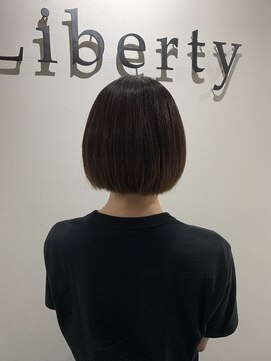 リバティ 吉祥寺(Liberty) 酸性ストレートミニボブ