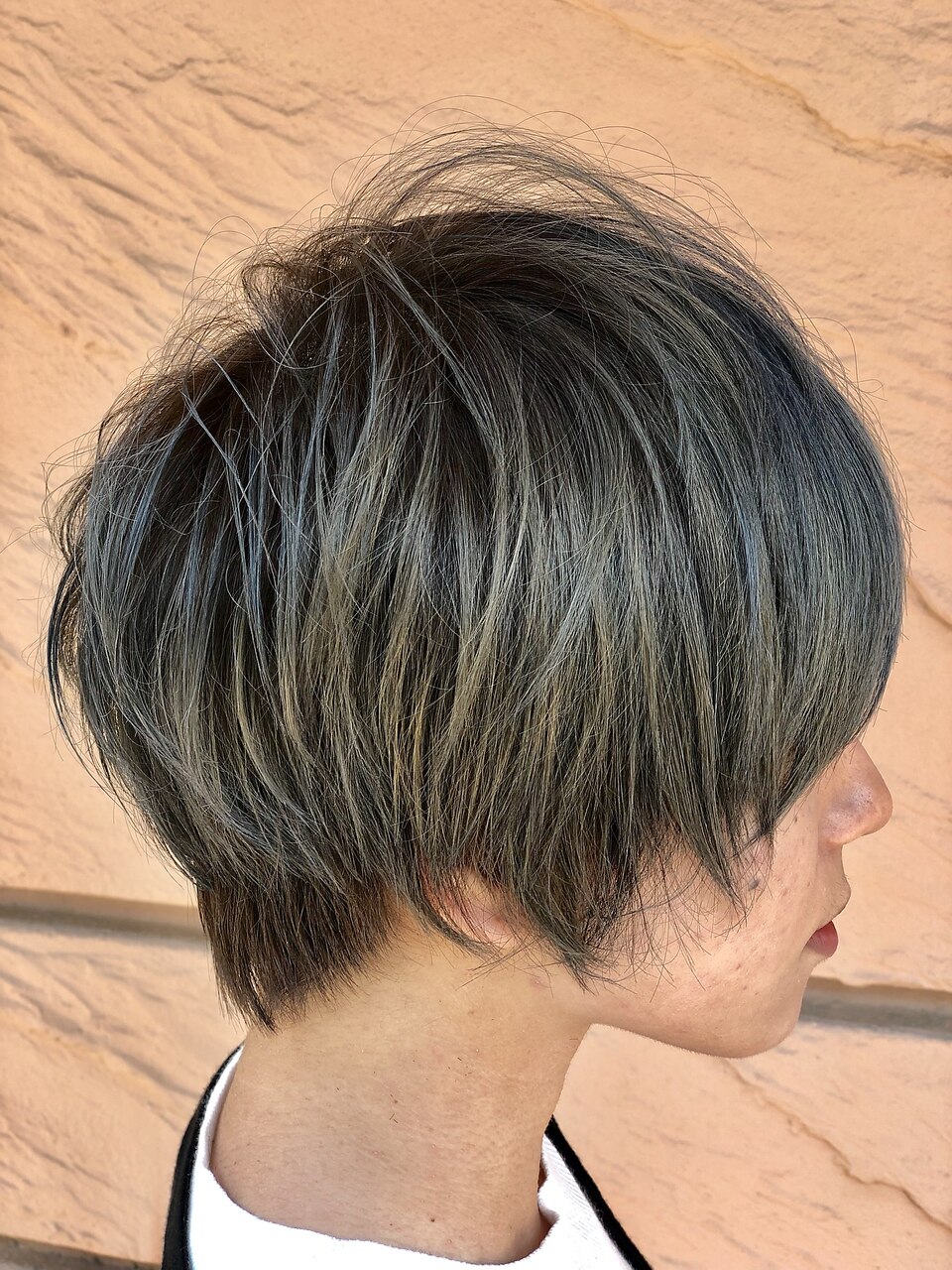 グレー系ベリーショートスタイル：L027624090｜アッシュ 志木南口店