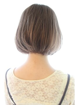 レウナ 外苑前(Reuna) 30代40代人気 お手入れ簡単丸みが可愛いボブ