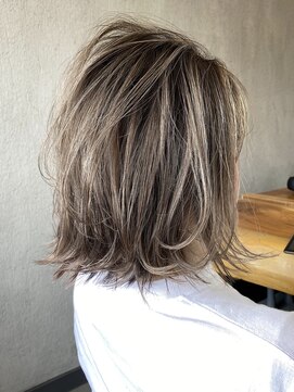 カルヴィナ(CALVINA) 【CALVINA】ペールグレージュバレイヤージュ