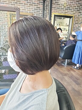 トリップ ヘアーメイク グラデーションボブ