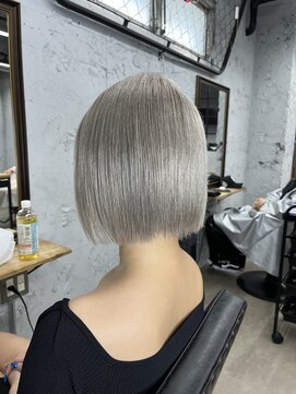 ワン(ONE) グレー