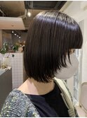 暗髪レイヤーボブ