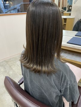 キュオンシア(CUEON. ciea) オリーブグレージュ