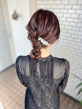 フェリーチェ(Felice) ローシニヨン　アップスタイル　結婚式ヘア　ルーズヘア