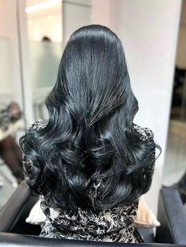 ニトバイアンキシム(nit by ahnkism) 韓国風レイヤーカット顔まわりくびれオルチャン堀江