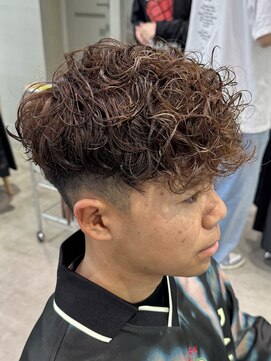 レタッチ バイ フィフス 天神大名(RETOUCH by fifth) スペインカールラルフカール波巻きスパイラルパーマメンズパーマ