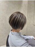 ショートボブ×グレージュ