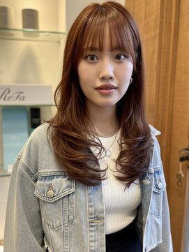 韓国　ハッシュカット　ミディアムレイヤー　バタフライカット