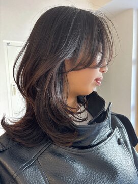 フルリール(fleurir) ミディアムレイヤー/カーテンバング/顔周りレイヤー