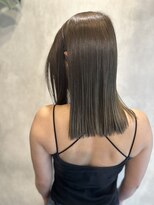 ハナワ エビス トウキョウ ヘアーサロン(HanaWa ebisu tokyo hair salon)&nbsp;低明度白髪ぼかし　切りっぱなしアッシュスタイル