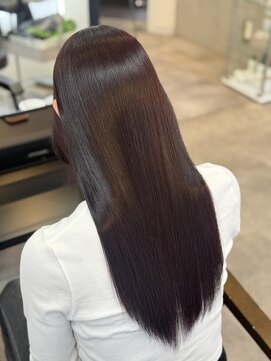 レーヌ(REINE) 髪質改善縮毛矯正×艶カラーでつくる美髪ロング