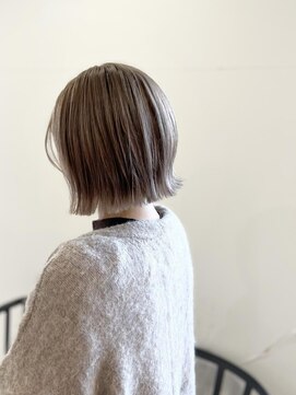 ヒュー(HUE) ボブルフで小顔に◎