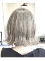 レム(LEM)&nbsp;切りっぱなしボブ　ホワイトベージュ　ビフォーアフター