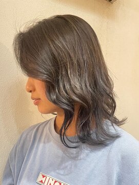 モーラ 浅香山店(MOLLA) アッシュベージュ/抜け感セミディ/レイヤーカット/小顔カット
