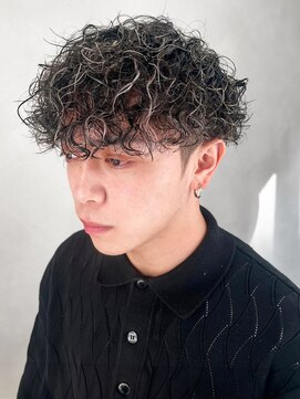 アイティーバイアルバム 松戸店(IT by ALBUM) スパイラルハイライトマッシュパーマハイライト波巻き_ba481301