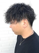 ヒュイル バイ ニアウ(Hwyl by Niau) メンズマッシュパーマツイストスパイラルパーマニュアンスパーマ