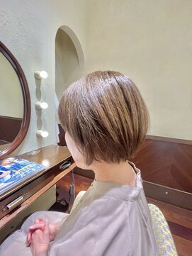 エルサフィロ ヨドヤバシ(el zafiro yodoyabashi) 【el zafiro yodoyabashi】寒色系大人女子ショート