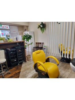 《席の移動無し》毎月のメンテナンスにも通いやすい半個室のプライベートサロン♪【女性スタイリストのみ】