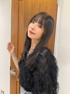 ウユ(uyu) 透明感暗髪